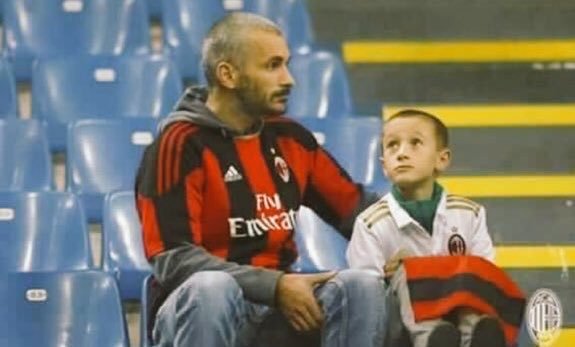 SAMBAWY_9's tweet photo. أهذا هو #ميلان الذي حدثتني عنه يا أبي؟
كبير الاسم و فخر الدوله ..

لا اجد لهذا الاسم هيبه اليوم !
الحزن يغلب الفرح
و الاسماء دون المستوى
و لا اجد أثر للمسه من ساكي
ولا قوه من قلب مالديني !
ولا جمال من كاكا

سأبتعد يا أبي
الى ان تَصدِق اقوالك
و اعود لأجد الميلان هُنا

💔 https://t.co/EJ3dpHgqsb