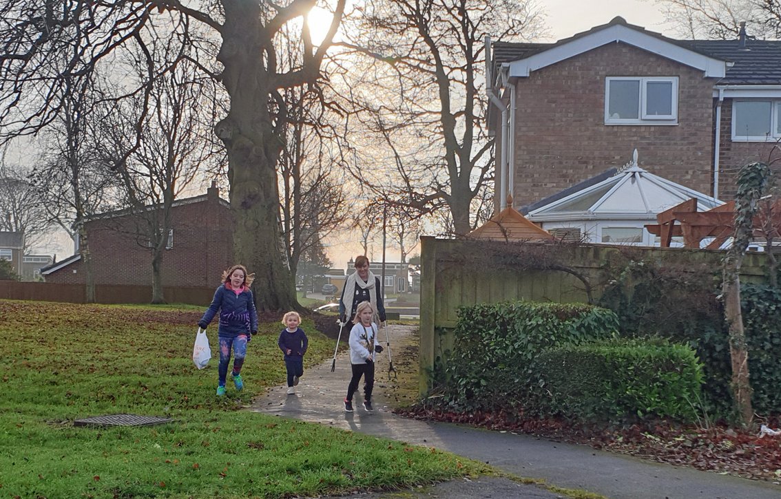 SedgefieldPlogs's tweet photo. North End, Durham Rd, Hardwick Rd, Hall Lea, North Park Rd, Boyne Ct, Belsay Ct, Matfen Ct, Wallington Dr, Mitford Ct, Milbourne Court, Youth Shelter, High St, Front St, Cross St, The Square, Village Green - you've been festively #plogged!
Merry Christmas!
#plogging #plog https://t.co/CTlLrY14sd