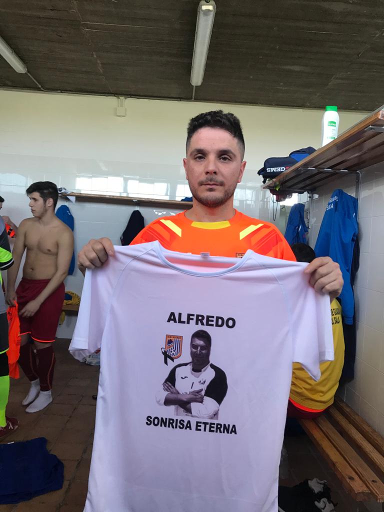 Detallazo que a tenido nuestro tu club, 
Súper contento de tener esta camiseta.
No hemos podido dedicarte la Victoria pero el resultado es lo de menos,
Siempre presente SanFer