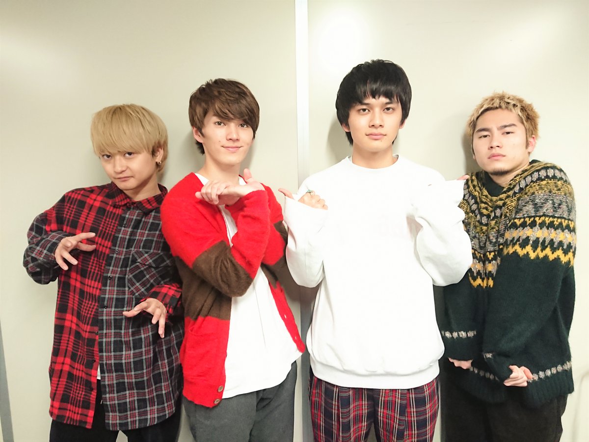 HmvBooksShibuya's tweet photo. 【DISH//】本日は『DISH// SUMMER AMUSEMENT’19 [Junkfood Attraction]』発売記念イベントへのご参加ありがとうございました！当店イベント限定ブックカバーへサインを入れて頂きました！こちらを抽選で１名様にフォロー＆RTでプレゼント！締切12/29 店舗受取り限定 当選はDMにて♪ #DISH https://t.co/UkKatj3JcU