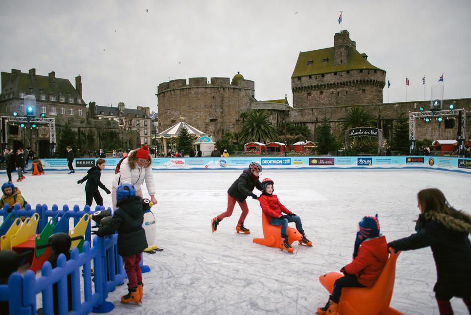 Courrier inter tweet media