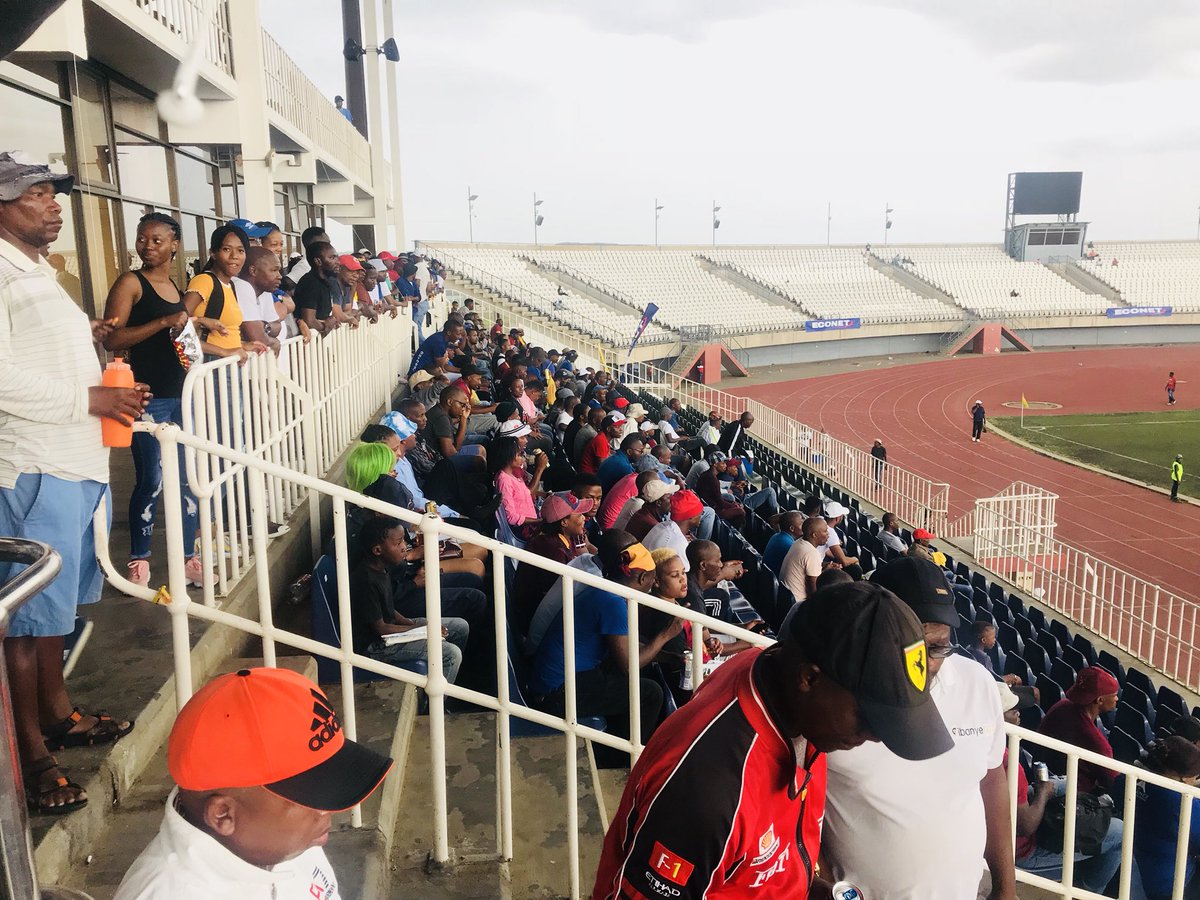 PMRadioFM's tweet photo. It has started to drizzle slightly here at Setsoto Stadium and the fans are moving around for cover. #MatlamaFCvsLioliFC #PMRSports #PMRadioFM https://t.co/AKl6VG6P2W
