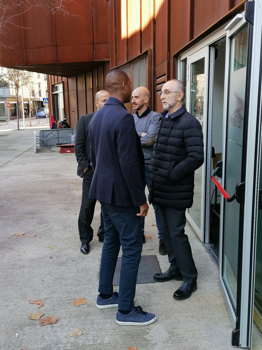 La <a href="/UEO1921/">Unió Esportiva Olot</a>, la <a href="/lagradaUEOlot/">lagradaUEOlot</a> i les dues penyes garrotxines del Barça, els <a href="/AlmoGarrotxins/">Almogàvers Garrotxins</a> i la Barcelonista d’Olot i Comarca, omplen la Sala El Torín amb motiu del dinar popular previ al partit entre els vermells i el <a href="/FCBarcelonaB/">Barça Atlètic</a>. #Olot #Garrotxa