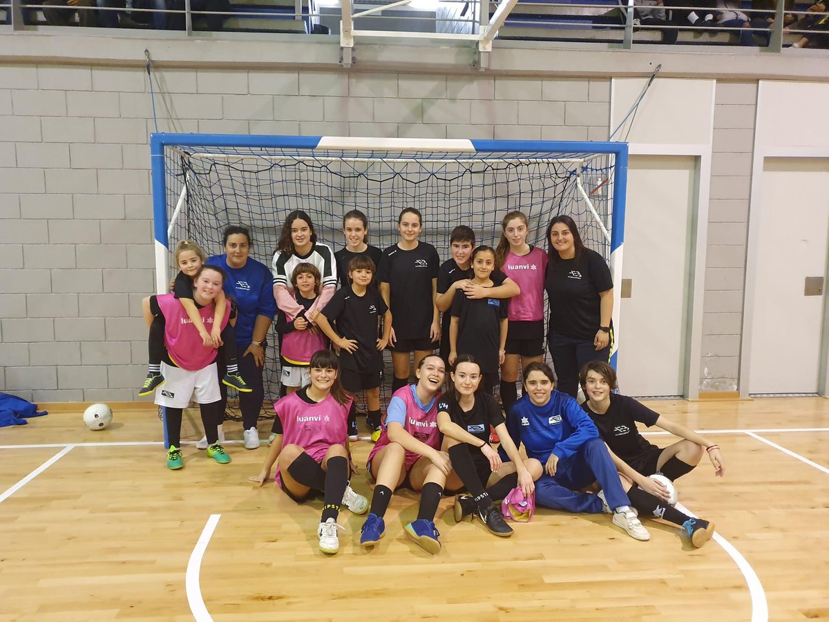 aebellsport's tweet photo. #aebff #aeb2212 Resultats del cap de setmana:
⚽️ Alheña 9 - 0 Benjamí escolar
⚽️ Infantil escolar (lliga finalitzada)
⚽️ Raval 1 - 2 Cadet escolar
⚽️ Cadet (Descans)
⚽️ Juvenil (Descans)
⚽️ Sènior - Gavà (Ajornat pel 11/01) https://t.co/9JRGiHyUqR