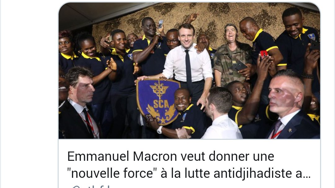cWilly4's tweet photo. #greve22decembre
Mettre des militaires au Mali pour avoir de jolies photos de com pour Noël. ...
Enfin...4 chameaux et une colonne de dromadaires ont été attrapés. ..
#StopLaCom https://t.co/7pVi9F1jVo