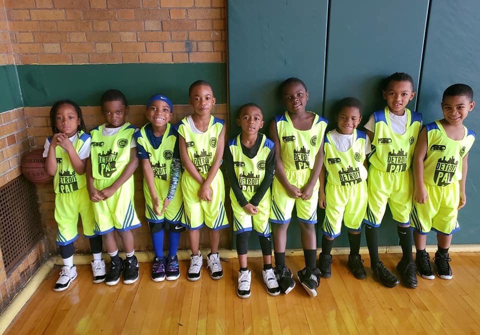 DetroitPAL's tweet photo. The Coldest Winter Ever is upon us! The Detroit PAL Basketball Season is in motion. We are excited for the upcoming season beginning on January 25th. Check out the flyer for more information on registration and ages!
#PALBasketball
@dribblinggeek https://t.co/430HoeRLEg