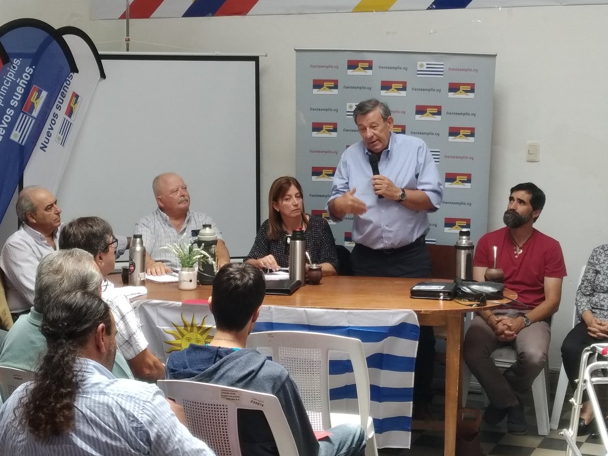 nachopapel's tweet photo. #CerroLargo Ahora #NinNovoa se dirige a los compañeros. cc: @DaCosta_VA @silnoblequimica @Nach_Licha https://t.co/LYeOrXvtow