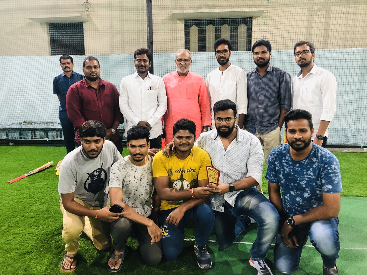 Gavinollaharish's tweet photo. Today attended #Cricket_Tournament and Presented Trophys for Winners &amp; Runners at #Power_Play_Sports_Arena, Meerpet
#Chief_Guest #Shekarji #BJP_Sports_Cell https://t.co/e0y2nwYdWP