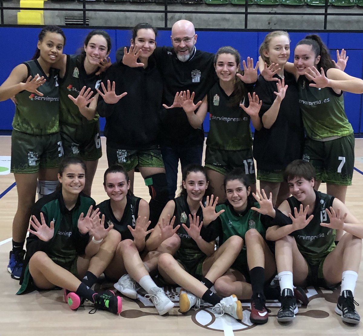 ringu6q's tweet photo. Desena victòria seguida !!!! Sou increïbles !!!! I a més amb un rival directe. No ha sigut el millor partit, massa nervis, però avui haviem de guanyar i ho heu fet. Sou molt grans!!!
#roadtointer
#somadalt https://t.co/9so7R7WqvP