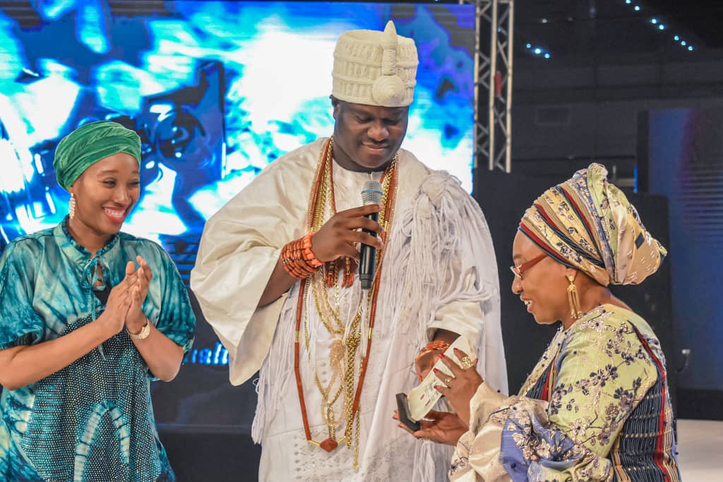 igboekwurita's tweet photo. The Ooni of Ife at the #AFWN2019 advocates for made in Nigeria to enable job creation and youth empowerment through the fashion industry.
#OoniatAFWN2019 https://t.co/PDtW8xSsnv