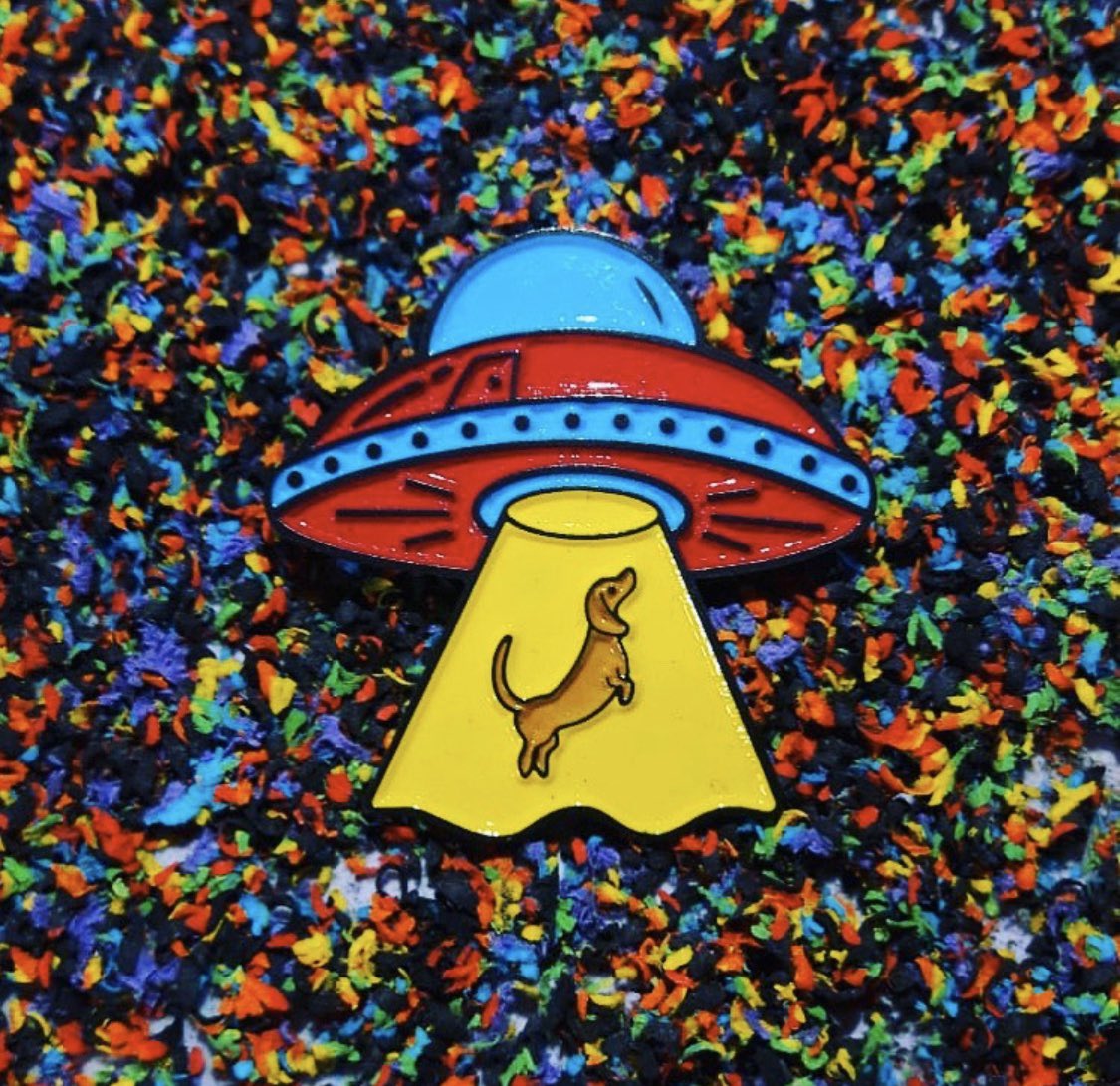 LavampStore's tweet photo. Dos diseños oficiales y favoritos de #lavampstore a punto de agotarse. No te quede sin el tuyo. 🤩🖤✔️ https://t.co/VvuUUqD4EN