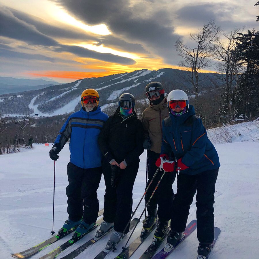iBegUcallAtune's tweet photo. Celebrating the first full day of #winter in our happy place #killington #killingtonvt #vermont #vermontasfuck #skivermont #skitheeast #bornfromice #lifeat4241 https://t.co/nxzlClMWU6