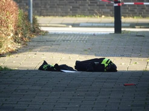 Twee mannen opgepakt voor diefstal uit politieauto in Alkmaar waarbij agent schoot..