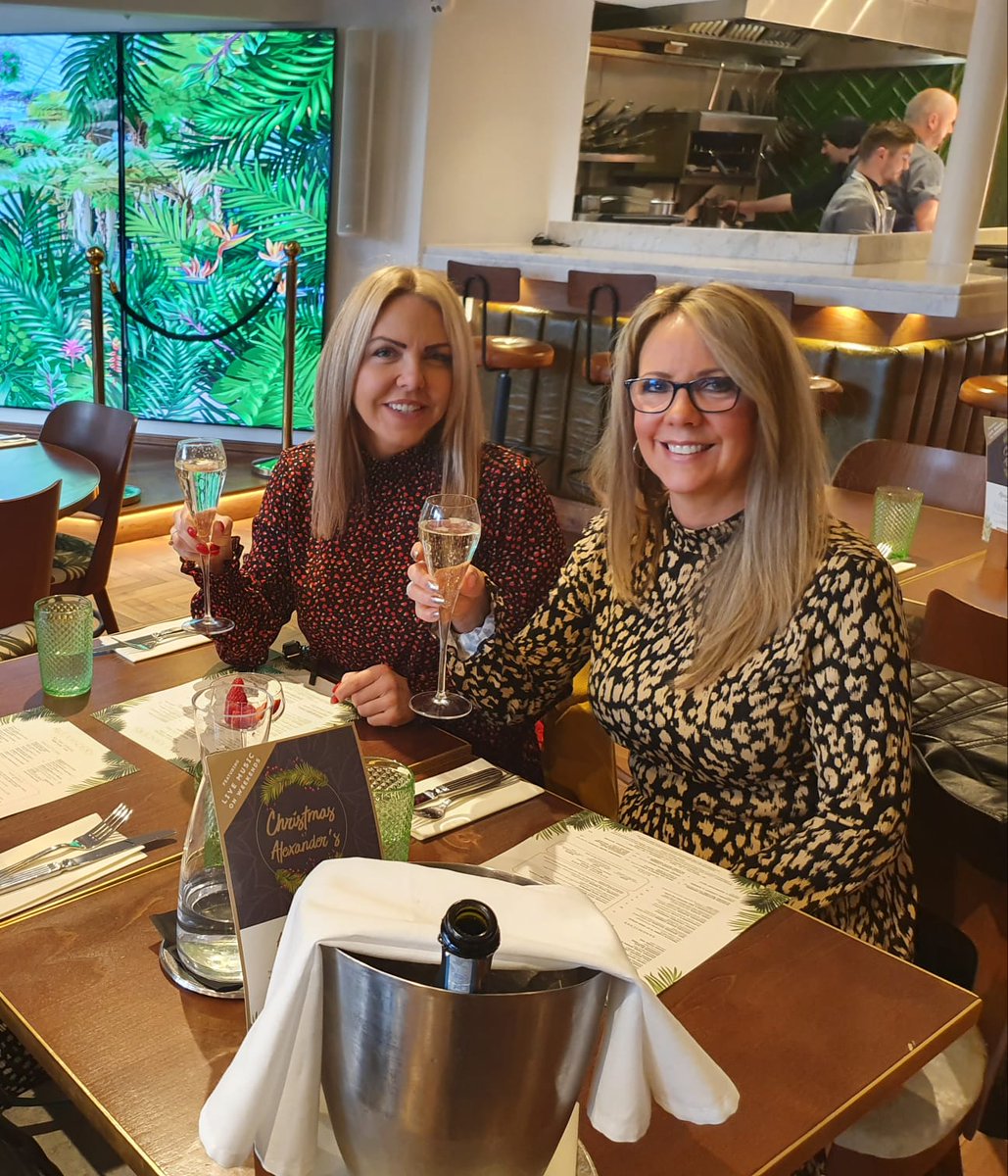 ClouH31's tweet photo. Skipton for mother's birthday! https://t.co/iDBQ7lSzSG