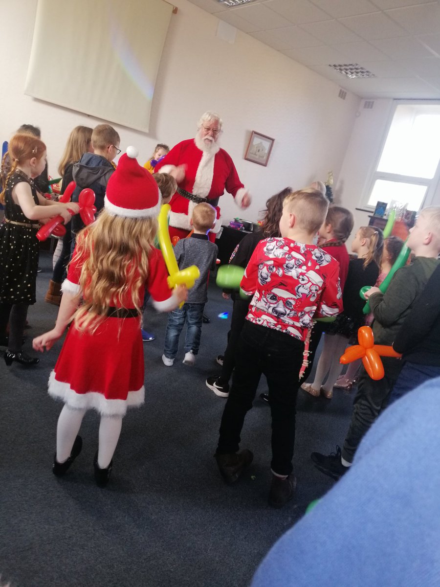 ClouH31's tweet photo. Salterforth Christmas party ❤️🎅 https://t.co/RBhjYv5Q9E