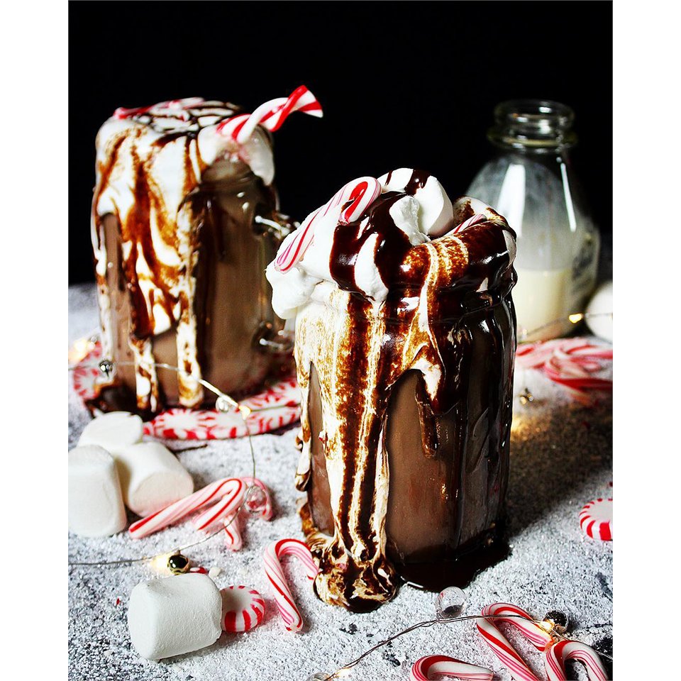Danzeisendairy's tweet photo. What happened when the farmer met the cow? ๐ค They (milk)shaked. ๐ฎ Use your #DanzeisenDairy for a peppermint marshmallow shake before the holidays come to an end! ๐ธ: @kyndraskitchen
#ArizonaFood
#ArizonaFoodie
#ArizonaMade
#AZFoodie
#BestFoodPhoenix
#EatArizona
#EatLocalAZ https://t.co/W00zaiN9y4