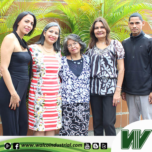 WalcoIndustrial's tweet photo. #walcoindustrial su equipo de Talento Humano quiere desearle Felices Fiestas, que el 2020 sea de éxitos, alegrías y logros. Hacía nuestro 70 aniversario
#walco #felices #fiestas #talento #humano #2020 #éxito #alegría #logros #70aniversario https://t.co/bVW9ccHWd2