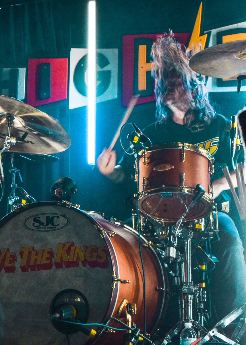 juliamcoin's tweet photo. some shots from @WeTheKings in Gainesville #checkyesjuliet ✨ https://t.co/I4W4nx9r4o