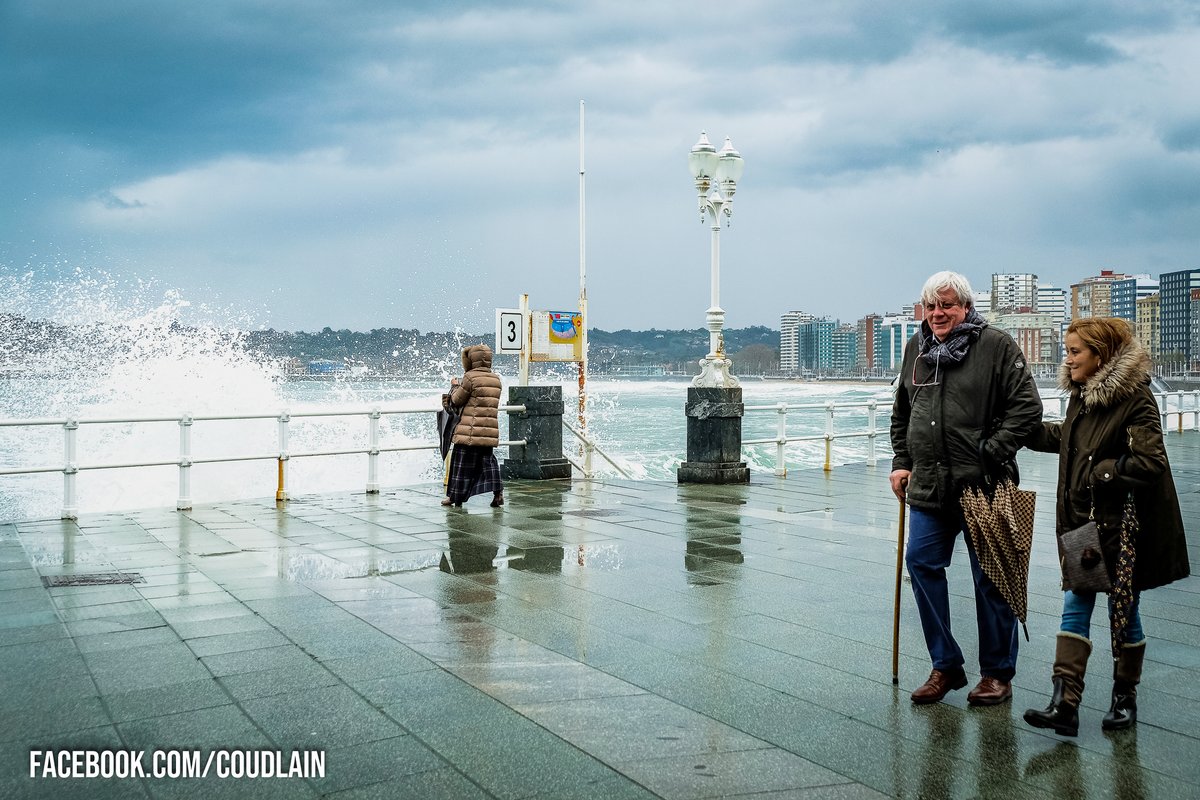 coudlain's tweet photo. El Mar Cantábrico revueltillo en la Playa San Lorenzo de Gijón, Asturias #XixónTuLugar #MiFotodeGijon #asturias #paraisonatural #fotoastur #asturfoto #gijon #xixon #playa #olas #mar #cantabrico #fujifilm #fujifilmxt2 #fujifilmspain #fujifilmespaña #fujifilmeurope #esfujifilmx https://t.co/XqFjpdypJS
