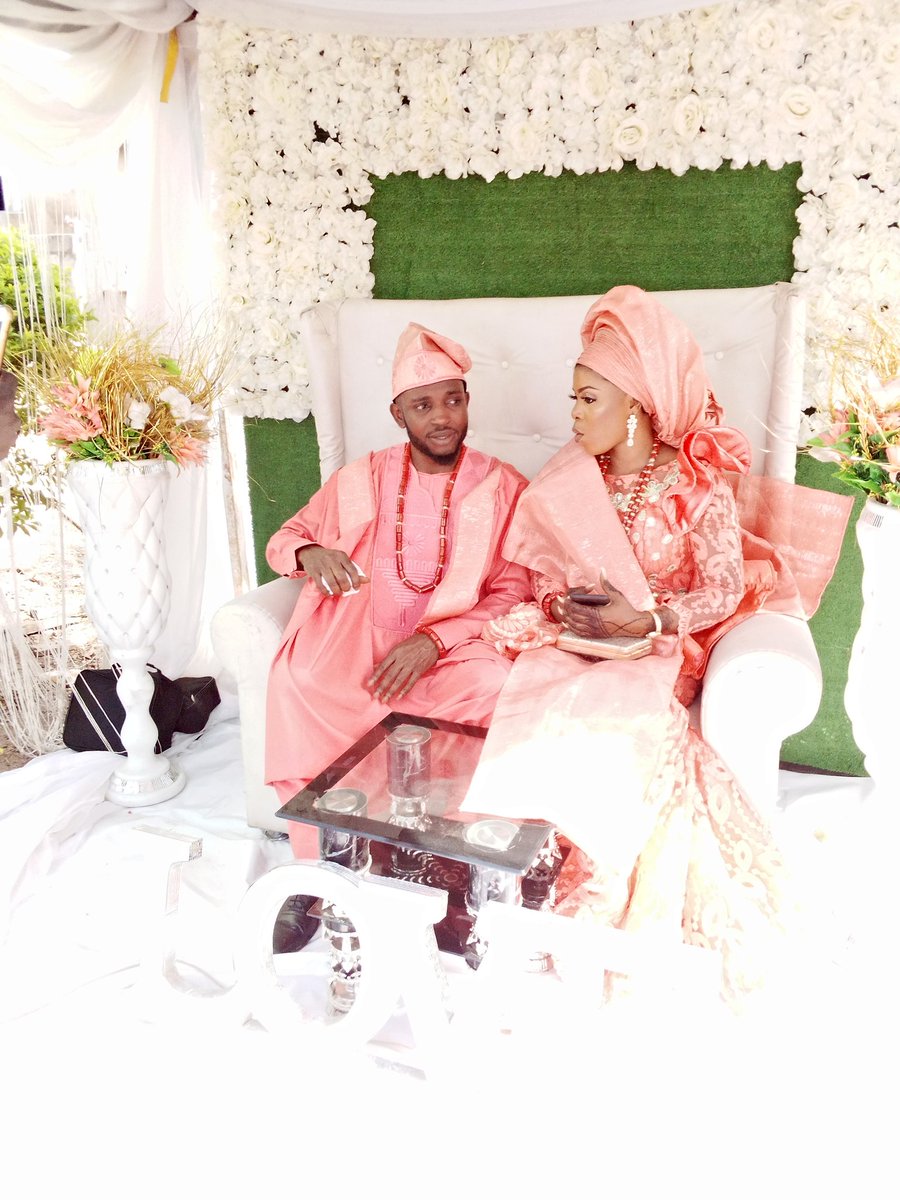 ADELEKERIDWANL1's tweet image. Happy wedding ceremony