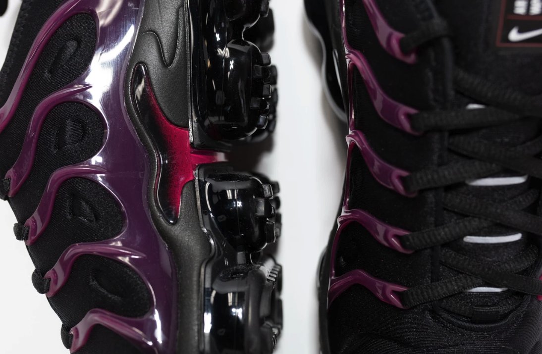 air vapormax plus noble red