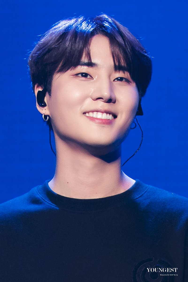 Youngest_1219's tweet photo. 191222 The present, Young K. 

작은 우연이 모여 널 알게 되고, 
작은 순간들이 모여 널 바라게 되고, 

이제 너와의 시간이 내 하루를 만들고. 

#영케이 #YoungK #영현 #데이식스  #DAY6 https://t.co/9QLLMSoSTL