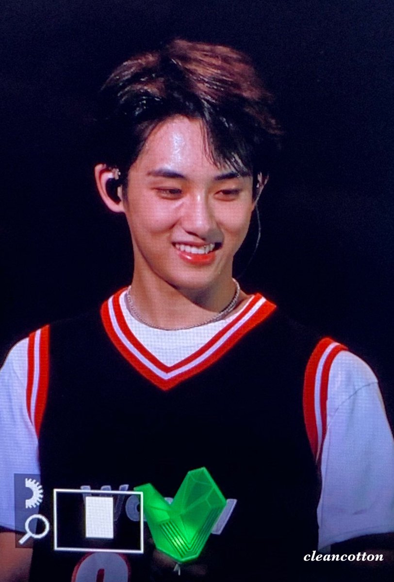 cleancotton_win's tweet photo. 191222 쑥쓰러워 😚
#윈윈 #WINWIN #董思成 #wayv https://t.co/3F5uBPNUrr