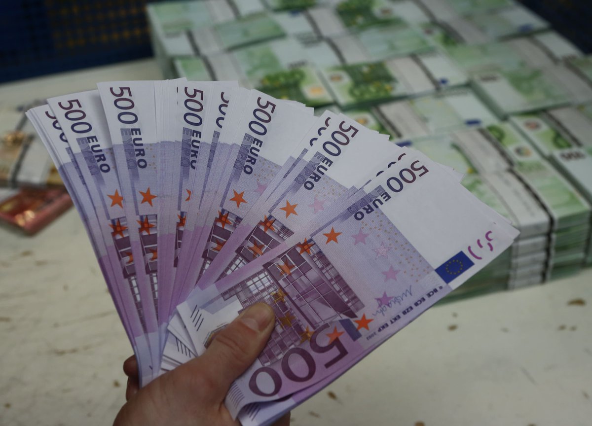 fineecono's tweet photo. Esta es la mejor oportunidad que jamás he visto para que la gente normal y trabajadora pueda ganar algo de dinero extra https://t.co/epgBHLqWer https://t.co/yc4BVGgKKj