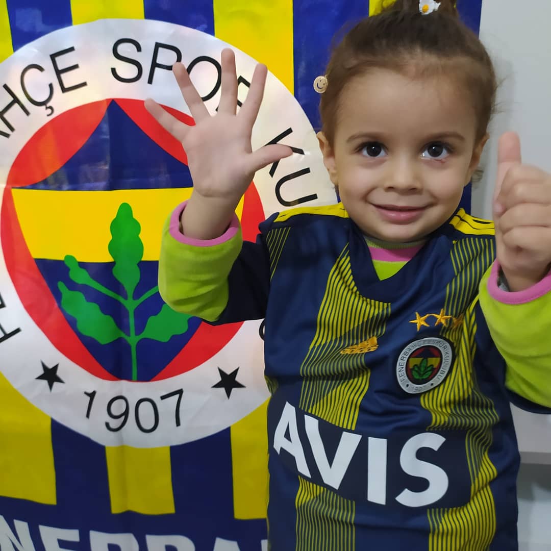 ibrahimAkgl5387's tweet photo. Allah'ına Kurban Be Minik Kanaryam 💙💛🙈@Fenerbahçe https://t.co/lFAqWIh4xR