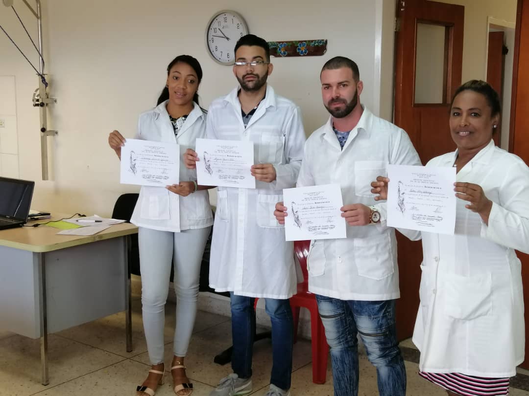 ElsoTamayo's tweet photo. Estado de Bolívar 
Felicidades a todos eso hombres y mujeres consagrados en la formación de nuestros hijos 
🇨🇺🇨🇺🇨🇺🇻🇪🇨🇺🇻🇪🇨🇺🇻🇪🇻🇪🇻🇪
@CamposYainer 
@AsistMedMMCV 
@CubacooperaVe 
@AcunaTahimi https://t.co/xP0rJ0KY8p