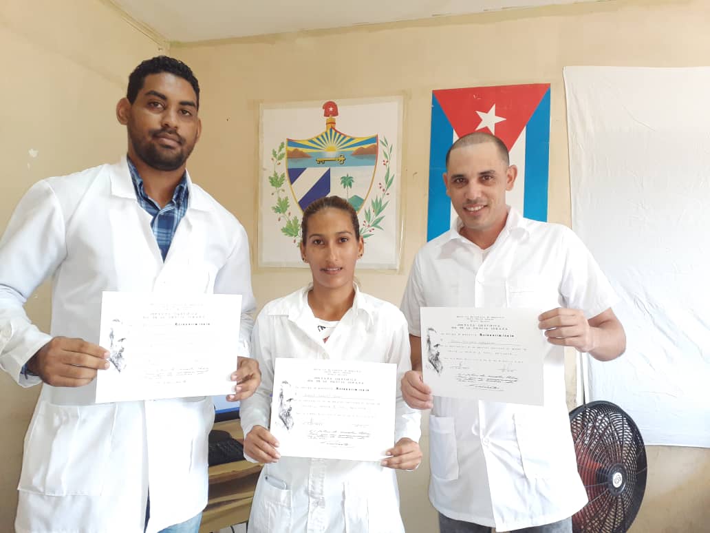 ElsoTamayo's tweet photo. Estado de Bolívar 
Felicidades a todos eso hombres y mujeres consagrados en la formación de nuestros hijos 
🇨🇺🇨🇺🇨🇺🇻🇪🇨🇺🇻🇪🇨🇺🇻🇪🇻🇪🇻🇪
@CamposYainer 
@AsistMedMMCV 
@CubacooperaVe 
@AcunaTahimi https://t.co/xP0rJ0KY8p