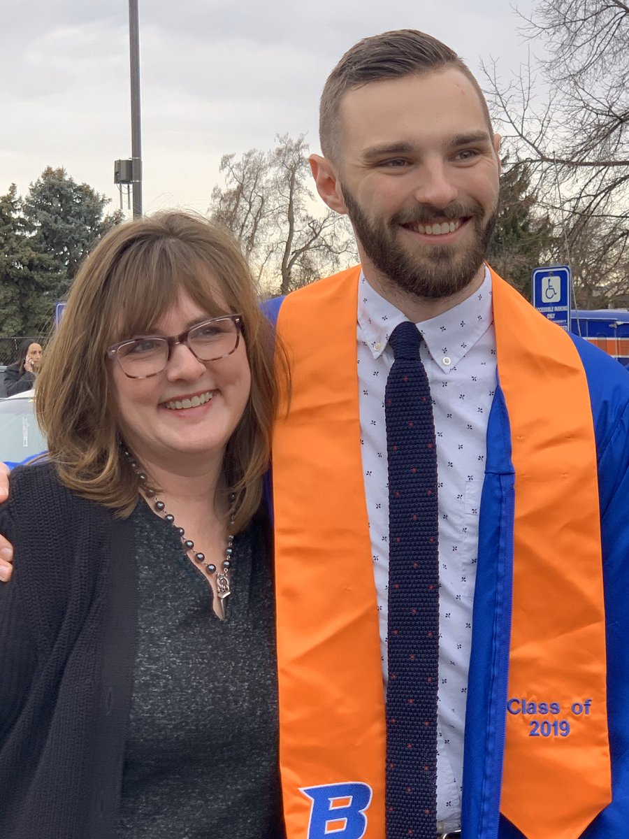 rxjmv's tweet photo. Now a proud mother of a Boise State Alum! https://t.co/HegLcNnEwq