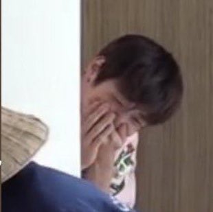 DonttouchMy__'s tweet photo. 벽뒤에서 수줍어지는편,, https://t.co/q0Xu0ImjDt