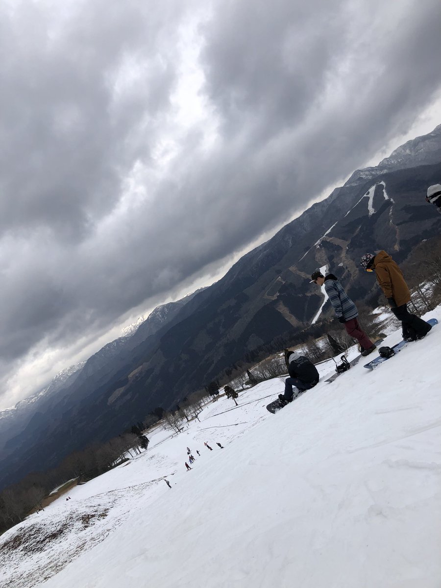 KBYSTKM_1002's tweet photo. 12/21
シャバシャバすぎて、
こけた時ケツやられた。
でも最高でした🏂 https://t.co/Oow2oE7Czt