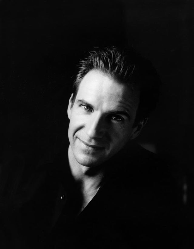 Ginnie_SP's tweet photo. Happy birthday to British actor Ralph Fiennes! 
#birthdayboy #tribute #blackandwhitephoto #British #modernactor #modernmovies #RalphFiennes https://t.co/9bAqOhz2DJ
