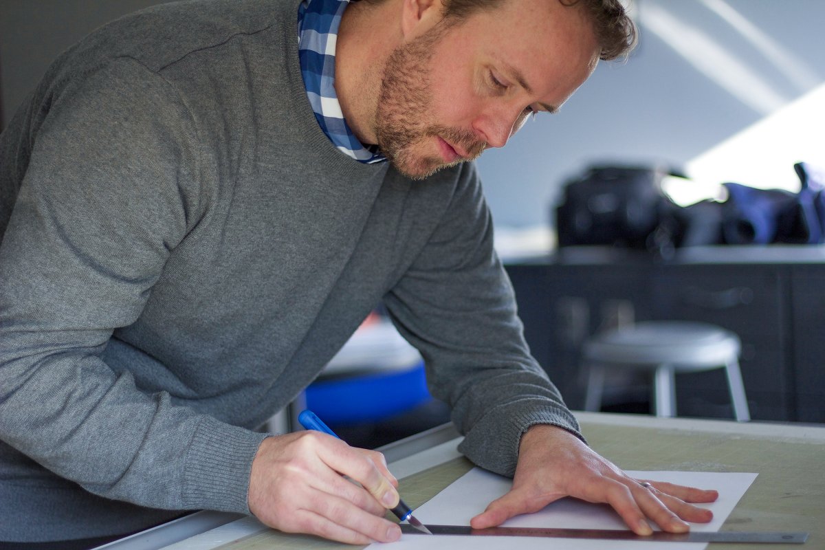 He's creative. He's a director. And he's our Creative Director: Eddie Bullinger. Get to know this fun-loving, design mastermind in today's #SundaySpotlight. #meettheteam bit.ly/346IIq7