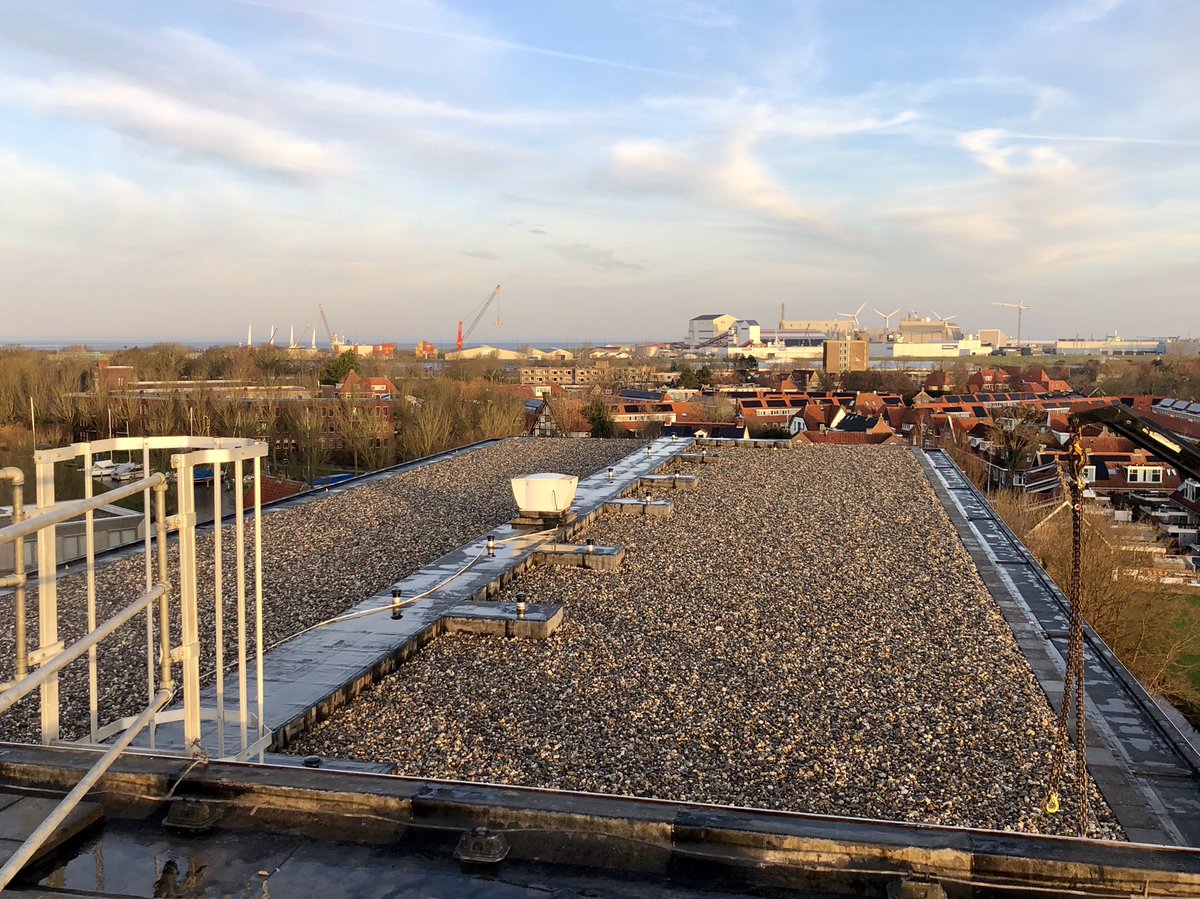 Gramsbergenbv's tweet photo. De gerenoveerde #daken van wooncentrum Harlinga in #Harlingen nog mooi voor de kerstvakantie opgeleverd. #Garantgum #Kingspan #Eyecatcher nu eerst genieten van onze vakantie. https://t.co/jpICW4SY9O