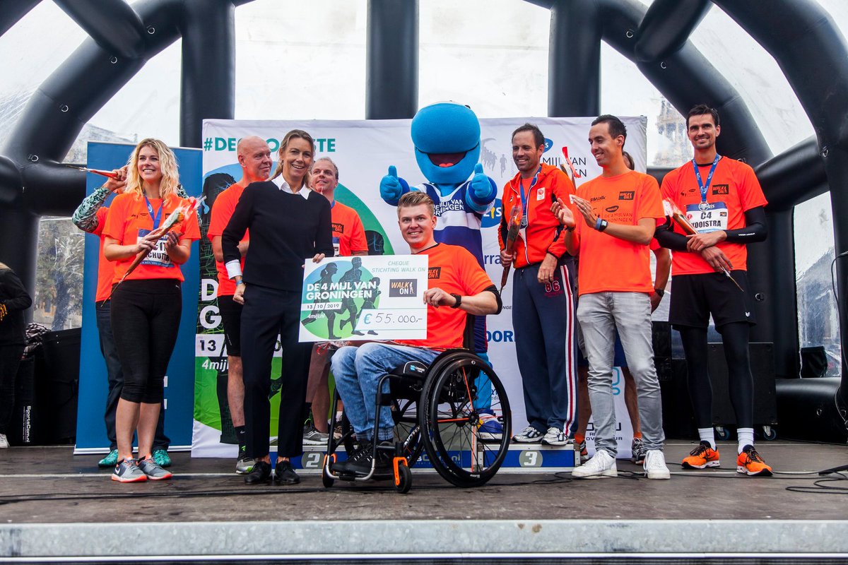 Het is alweer tijdje geleden dat de Stichting Walk On tijdens de 4 Mijl van Groningen een cheque van 55.000,- euro in ontvangst mocht nemen. Dit allemaal mede te danken door onderstaande sponsoren.
⬇️⬇️⬇️
stichting-walk-on.nl/2019/12/22/sti…