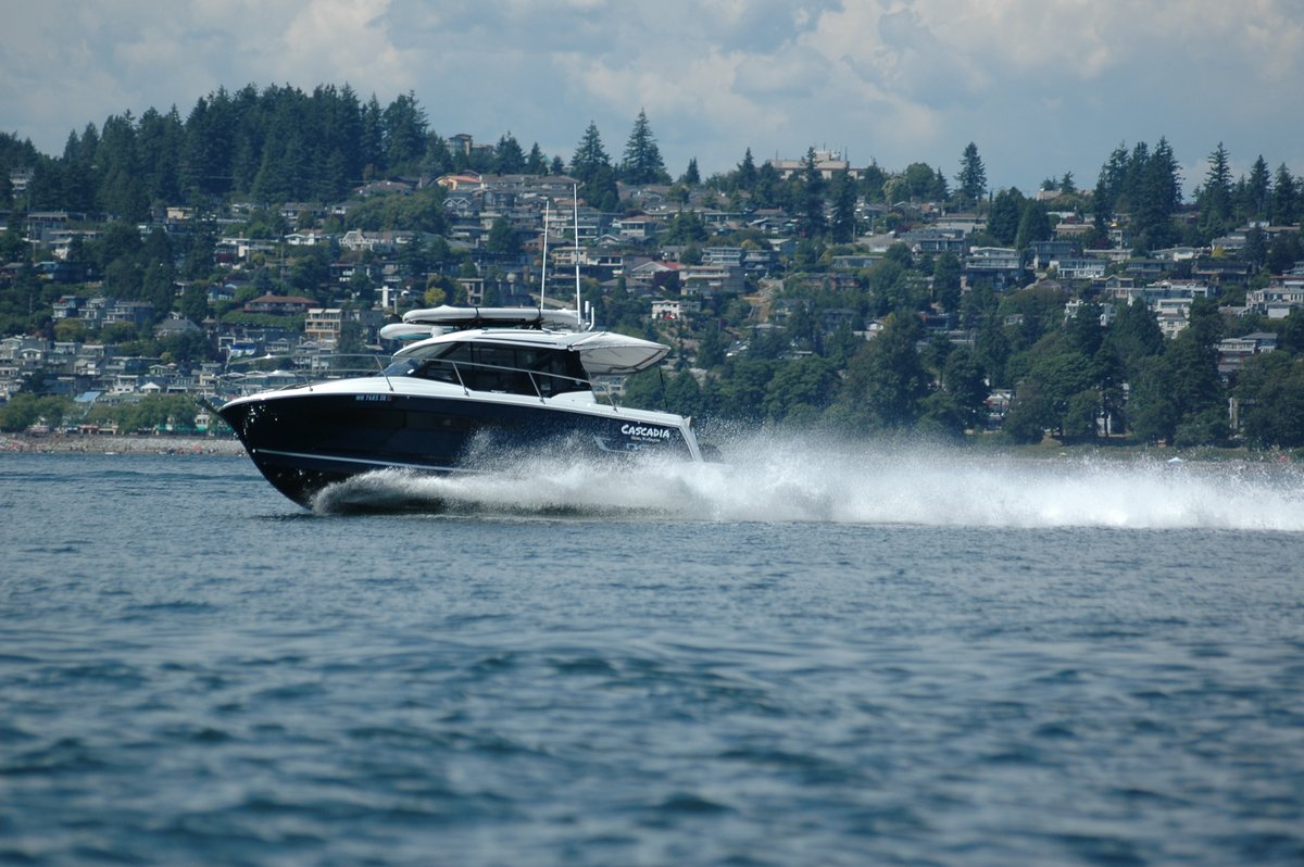 JeanneauAmerica's tweet photo. Coming in hot 🔥 🔥 🔥
📸 @cruisingcascadia #jeanneau #jeanneauowners #nc895 #pnw #britishcolumbiaboating #jeanneaupower #jeanneauboats #vancouver #boatingpnw #visitvancouver #Jeanneau895 #paddleboard #cominginhot https://t.co/ISBY8k1M3c