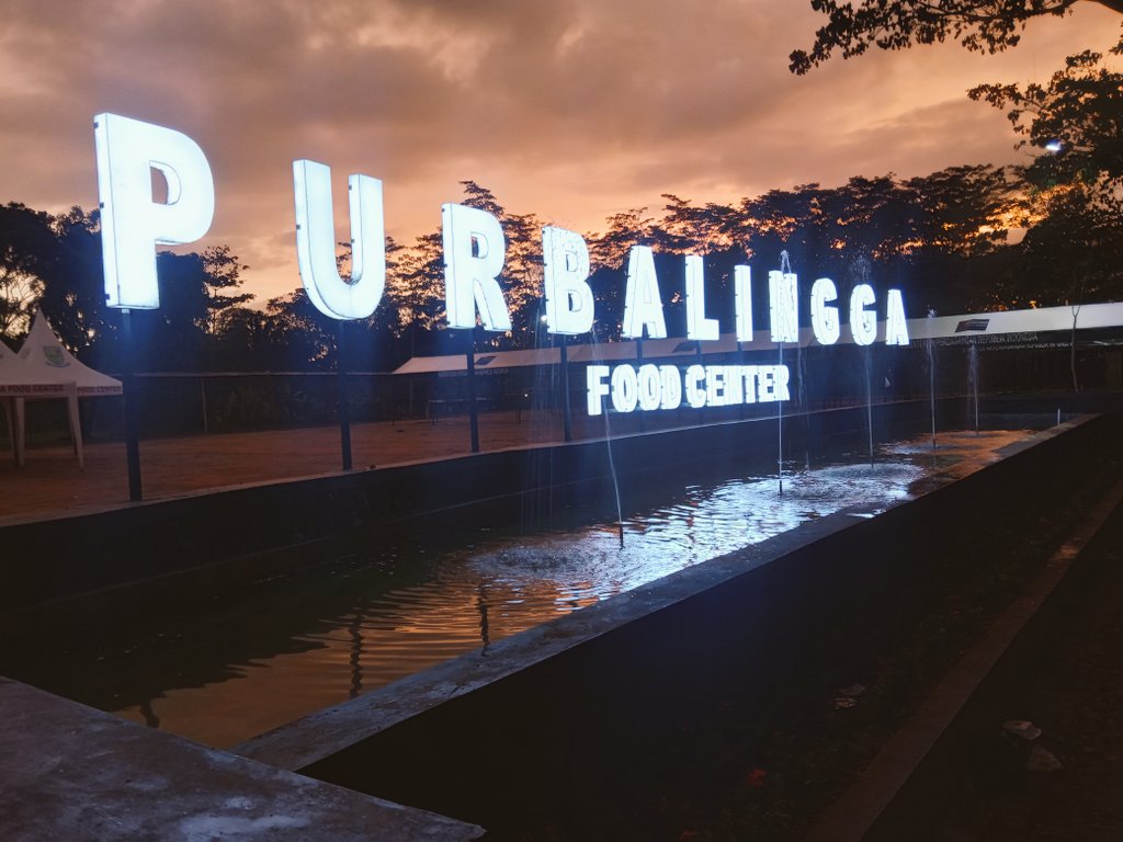 Segera Hadir Tempat Wisata Kuliner
Baru Di Purbalingga.
Nanti Semua PKL yang Ada di alun2 bakal pindah Semua jadi satu di Sini.Lokasi Masih Sekitar Gor Guntur Darjono Purbalingga #purbalinggafoodcenter #wisatakuliner #kulinerpurbalingga
#jatenggayeng #purbalingga 
#purbalingga