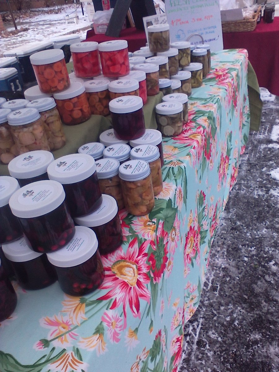 FreshCrunch's tweet photo. Last chance to get your @FreshCrunch #Xmas pickles! Drop by @PalisadesFM TODAY for yours! #buylocal #happholidays https://t.co/WYuUHlMq4O