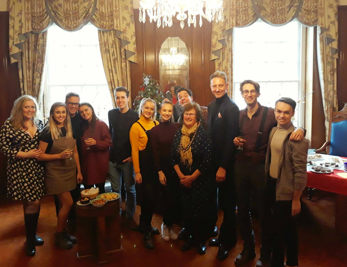adurandworthing's tweet photo. The cast of the #CinderellaPantomime and the musical director arrived at #Worthing Town Hall to visit the @WorthingMayor in the Mayor’s parlour.
Oh yes they did!
The fabulous @worthingpanto at @WorthingTheatre is running until 5th January.
#Sussex https://t.co/Y14EHeQItS