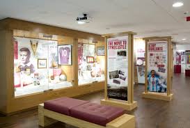 Edxmas's tweet photo. Visit @Tynecastle_FC tomorrow for door 23 of #24doorsofadvent. Visit the Club Museum and learn about the club's heritage. See items that span 135 years of footballing history, film footage of the club's story and objects from the archives.
More info: https://t.co/h9azinSHx1 https://t.co/yHj834xZLV