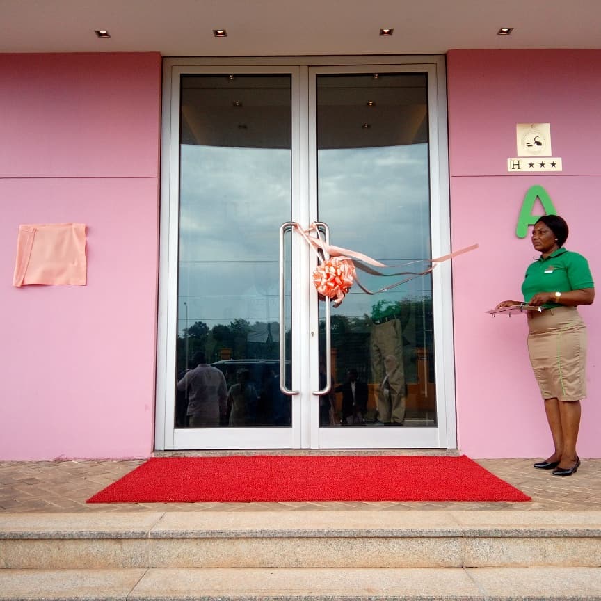 BradtAngola's tweet photo. A brand new pink IU hotel open in Bengo Province, Angola. Presumably in provincial capital Caxito. Does anyone know for certain? This is number 14 now open, great news!
Photos courtesy of Angola's Ministério do Turismo (MINTUR): https://t.co/QITsxofXOa
#Angola
#Bengo
#Caxito https://t.co/aAlB5h0zNS