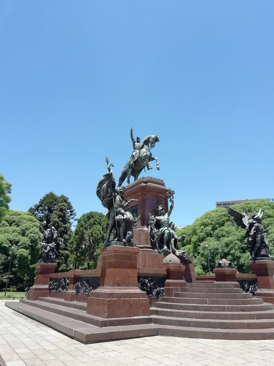 Sunny Sunday in Buenos Aires!

#Retiro #BuenosAires #Argentina #Winetasting #WineTours