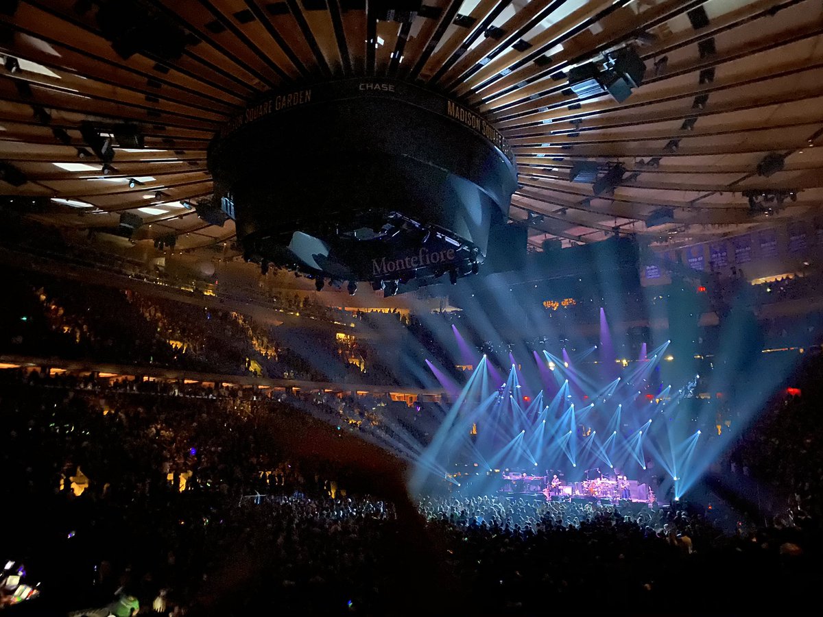 bgl119's tweet image. We are here! @Scooz16 @TheGarden @phish ⭕️⭕️