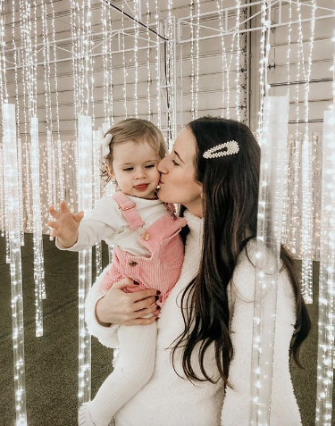 Oh, the weather outside is frightful - but Lumaze is so delightful!❄️ 

#LumazeSeattle is held completely indoors, so the whole family can stay cozy and warm as they explore, play and laugh in our spectacular light gardens 🌟

🔗 bit.ly/33PYC9j

📸 healthycatcan on IG