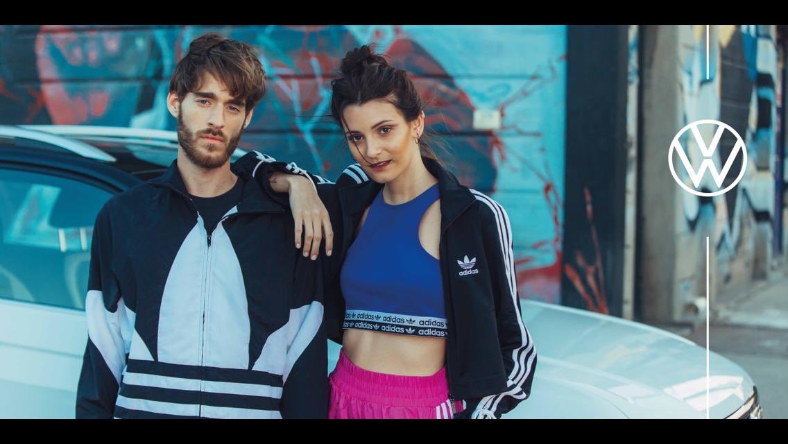 tomasamorena's tweet photo. Las marcas @vwargentina y @adidasAR se unieron y la alianza se hace pública en el Stand de VW de Cariló. La marca deportiva llevará adelante desde allí #AdidasRunners. Además, una fuerte producción audiovisual entre ambas firmas con el nuevo estilo #VibrantPower de la Nueva VW https://t.co/FhIuNYkCtF