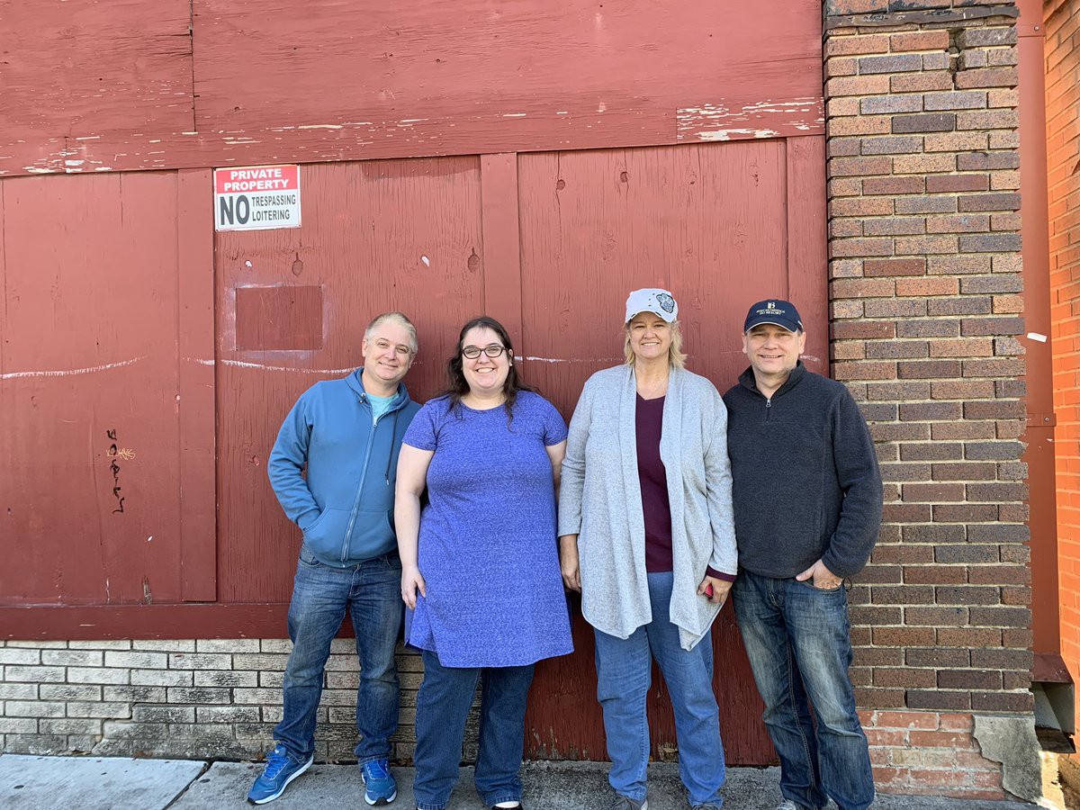 AtheistsAtWork's tweet photo. Helped out about 96 of our friends handing out pre-packaged foods, bananas, water, blankets, and hat/glove combos. Thank you to all that came out to help and those who have donated to help with the purchasing of these items. https://t.co/HoiB6SdKDC