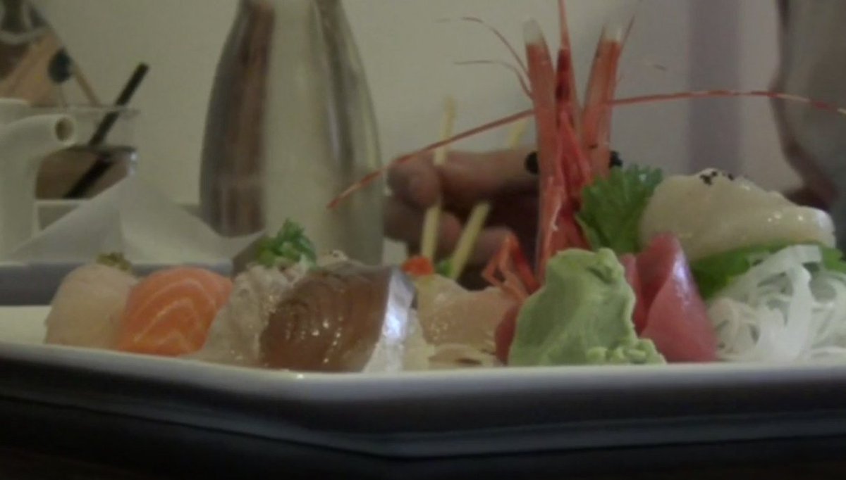 ucfoodietv's tweet photo. Rose Bowl-bound.  Can't live on football alone. Try Oba Sushi -- a favorite with creative dishes and dynamic owner. https://t.co/TqKfmupC1n #travel #food #wine #mixology #golf #UndercoverJetsetter #JohnDaly #SusanAnzalone #travellikealocal #Pasadena #RoseBowl #obaSushi #Kunchi https://t.co/l5S1q0GYpe